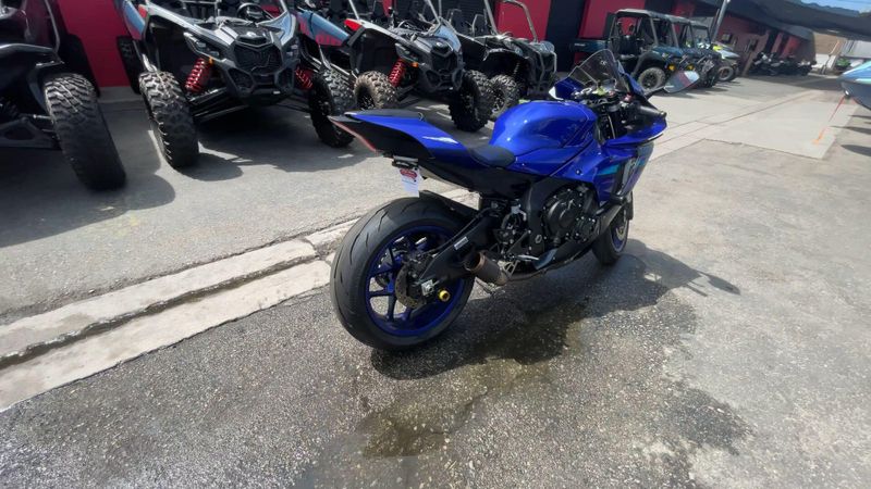 Used 2024 Yamaha YZF-R1 Image 3