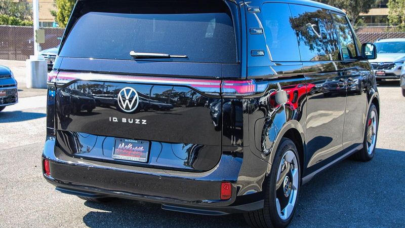 2025 Volkswagen ID. Buzz Image 4