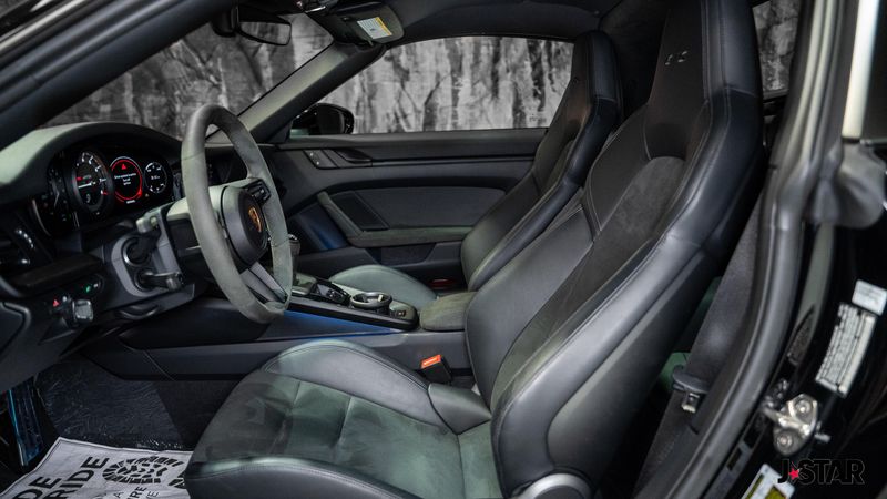2024 Porsche 911 Targa 4 GTS photo 3