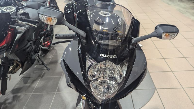 2025 Suzuki GSXR 750Image 8