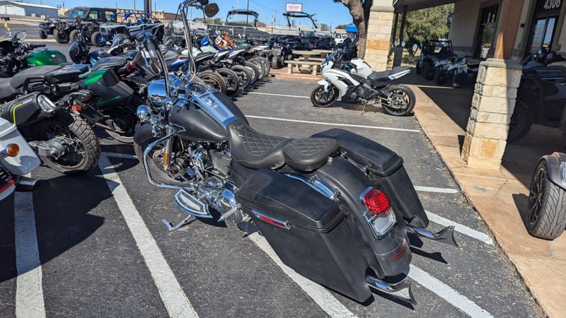 2019 HARLEY ROAD KING BASEImage 3