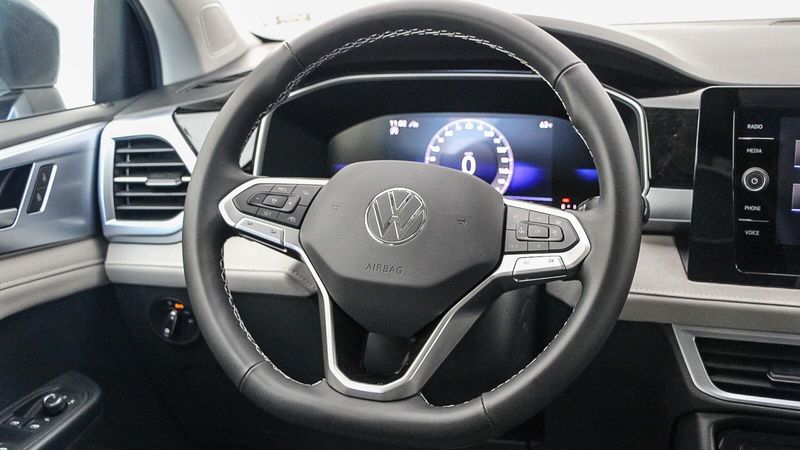 2025 Volkswagen Taos 1.5T SEImage 16