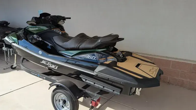 2025 Kawasaki JET SKI ULTRA 160LX Image 2