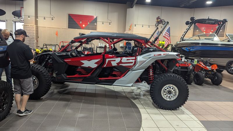 2025 Can-Am MAVERICK MAX XRS 72 TURBO RR FIERY RED AND HYPER SILVERImage 4