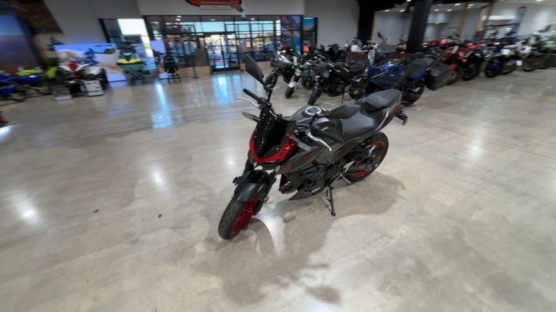 Used 2025 Kawasaki Z500 SE ABS Image 8