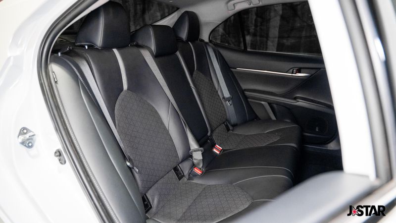 2021 Toyota Camry XSE photo 17