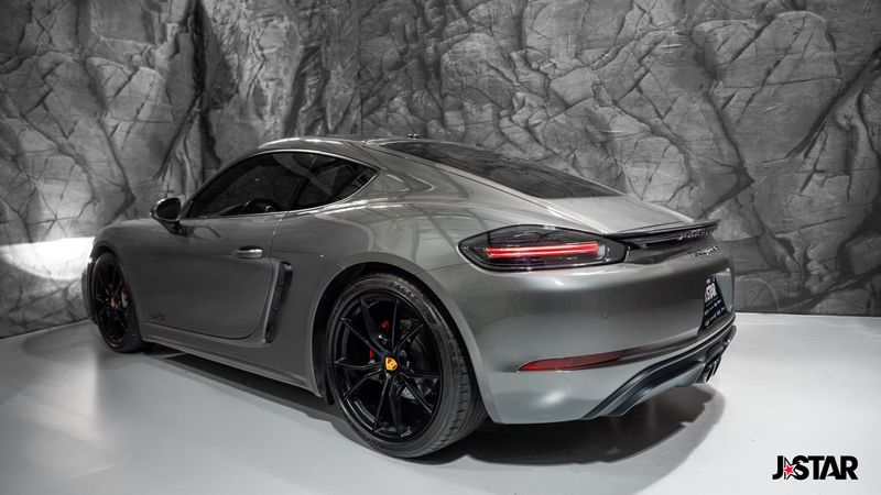 2018 Porsche Cayman GTS photo 17