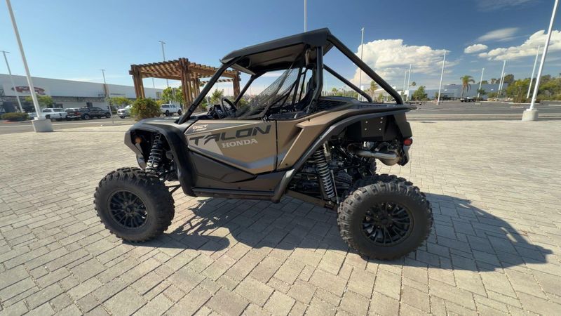 New 2026 Honda TALON1000R FOX LIVE VALVE Image 6