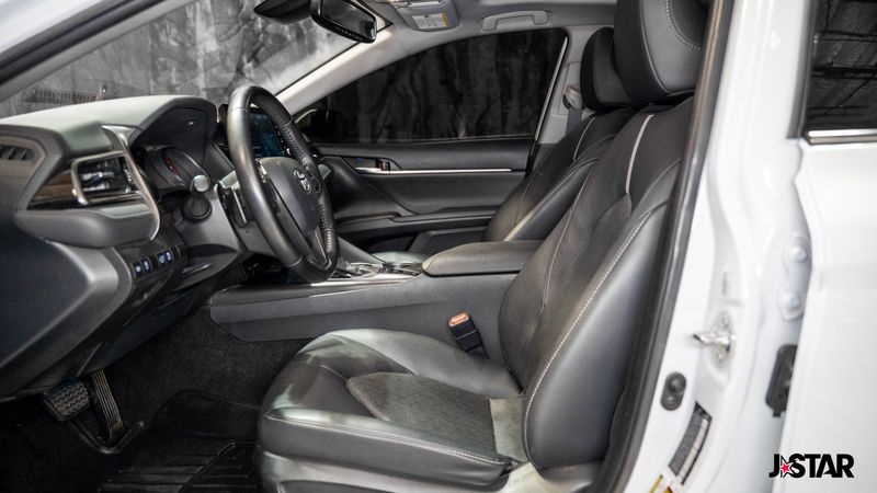 2021 Toyota Camry XSE photo 3
