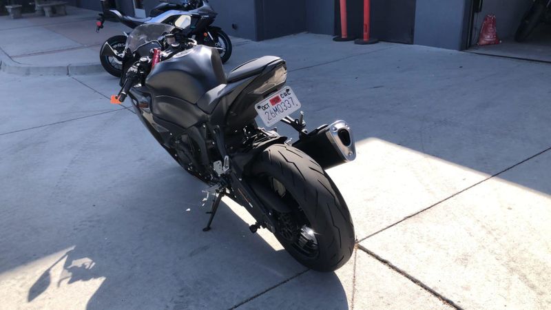 Used 2024 Kawasaki NINJA ZX-6R Image 6