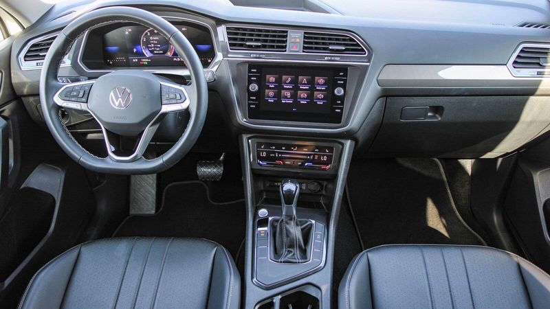 2023 Volkswagen Tiguan 2.0T SEImage 12