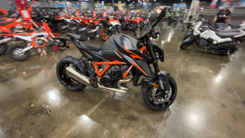 New 2026 KTM 1390 SUPER DUKE R EVO Image 9