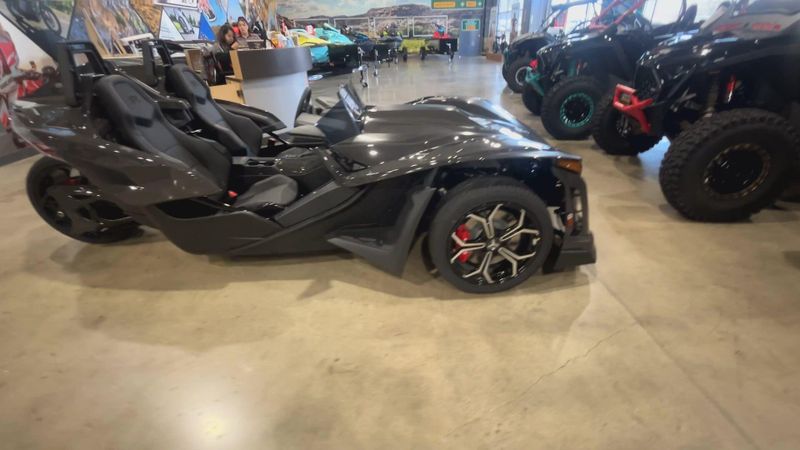 2025 Polaris SLINGSHOT R AUTODRIVE Image 2
