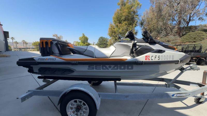 Used 2023 Sea-Doo FISH PRO TROPHY 170 Image 2
