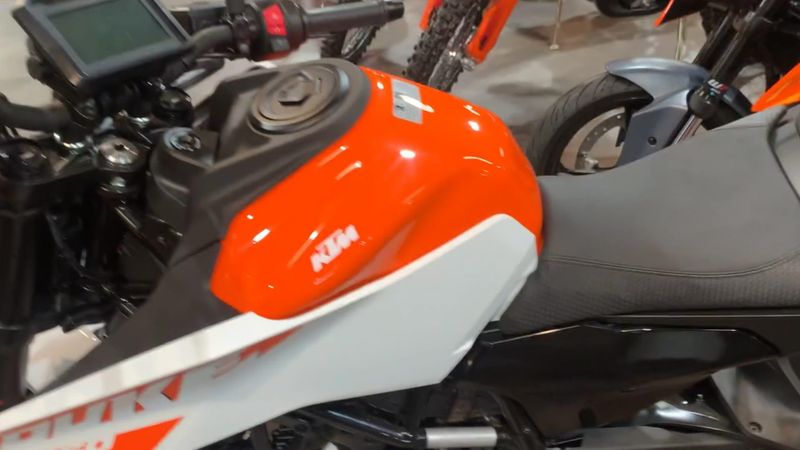 New 2024 KTM 250 DUKE Image 7