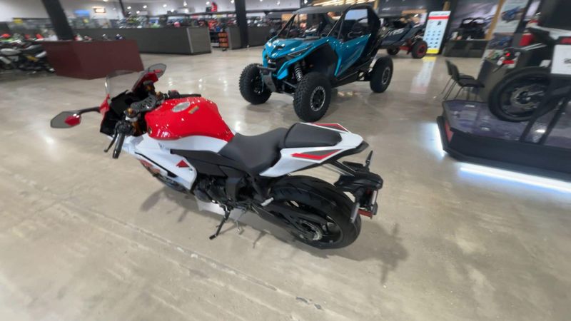 New 2026 Yamaha YZF-R7 70TH ANNIVERSARY EDITION Image 2