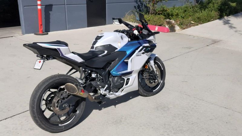 Used 2025 Yamaha YZF-R3 ABS CA Image 4