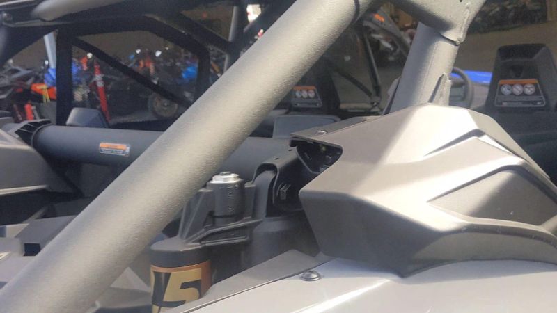 New 2027 Can-Am MAVERICK X3 MAX RS TURBO Image 9