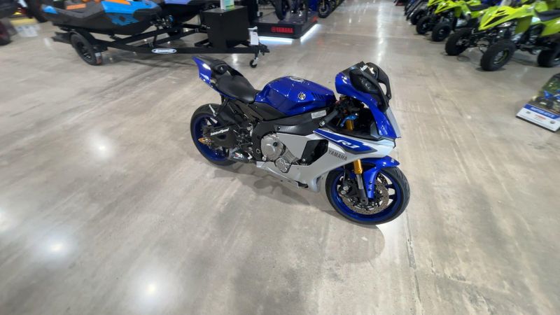 Used 2015 Yamaha YZF-R1 Image 5