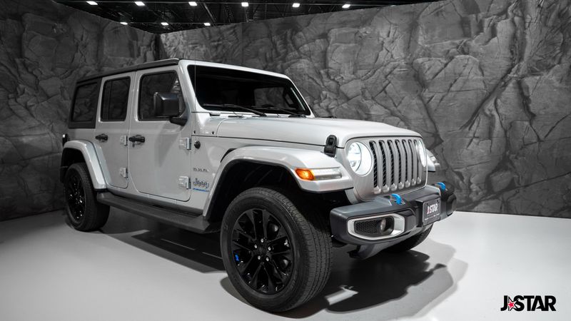 2023 Jeep Wrangler Sahara 4xe photo 26