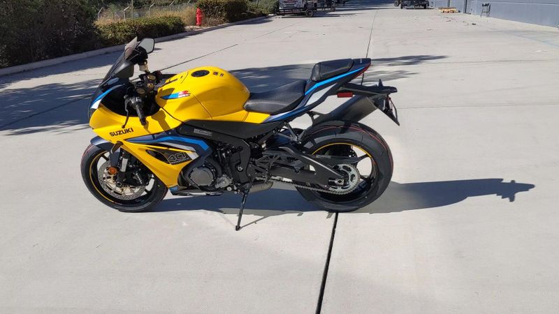 New 2027 Suzuki GSX-R1000 40TH ANNIVERSARY EDITION Image 9