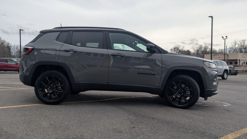 Used 2023 Jeep Compass AltitudeImage 4