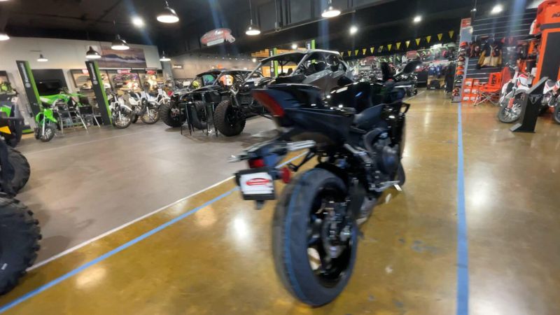 New 2027 Yamaha YZF-R9 Image 8