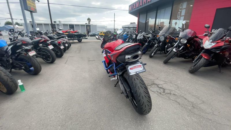 Used 2021 Honda CBR600RR Image 2