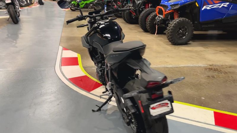 Used 2023 Suzuki GSX-8S Image 3