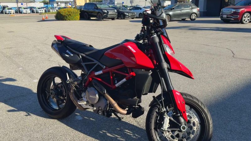 Used 2020 Ducati HYPERMOTARD 950 Image 2