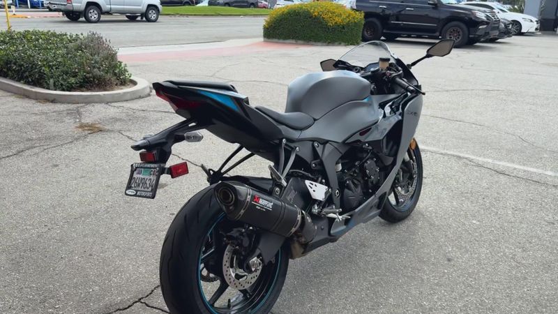 Used 2025 Kawasaki NINJA ZX-6R Image 8