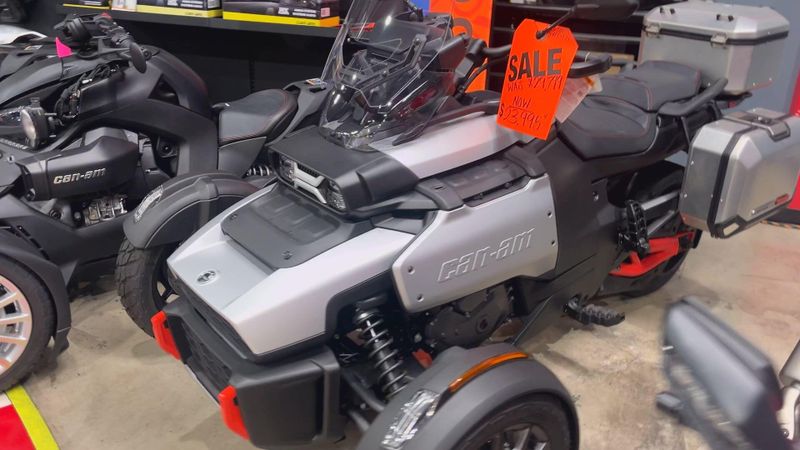 New 2025 Can-Am CANYON XT Image 8