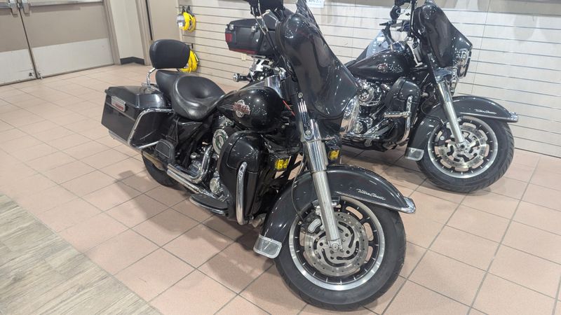 2007 HARLEY ELECTRA GLIDE ULTRA CLASSIC in a BLACK exterior color. Family PowerSports (877) 886-1997 familypowersports.com 