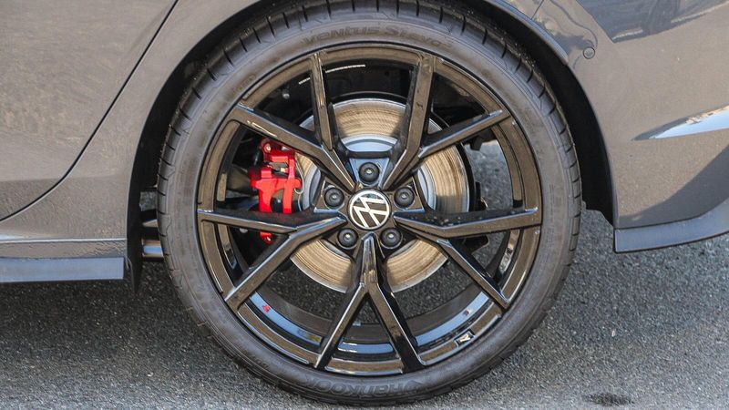 2024 Volkswagen Golf GTI AutobahnImage 9