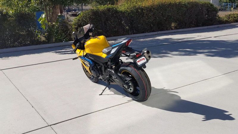 New 2027 Suzuki GSX-R1000 40TH ANNIVERSARY EDITION Image 2