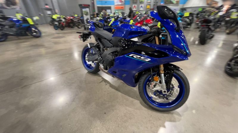 New 2027 Yamaha YZF-R9 Image 2