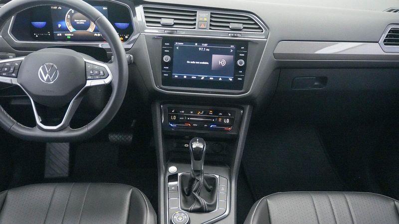 2022 Volkswagen Tiguan 2.0T SEImage 13