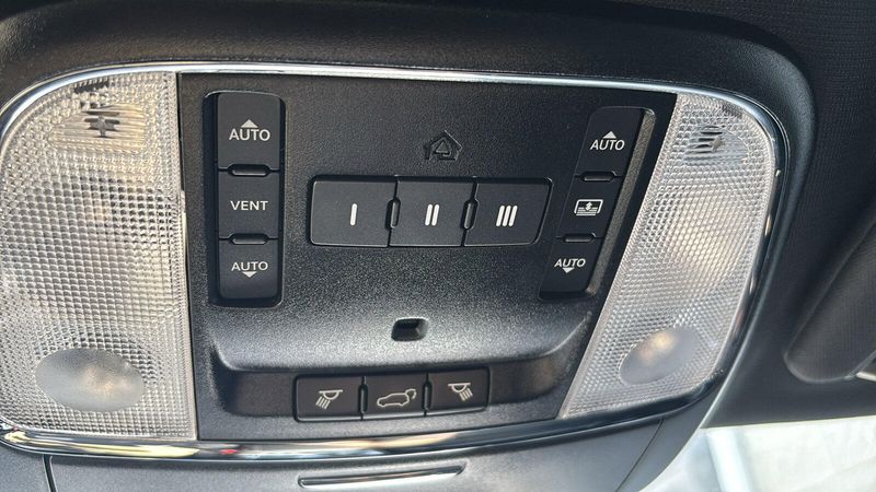 2019 Jeep Grand Cherokee LimitedImage 16
