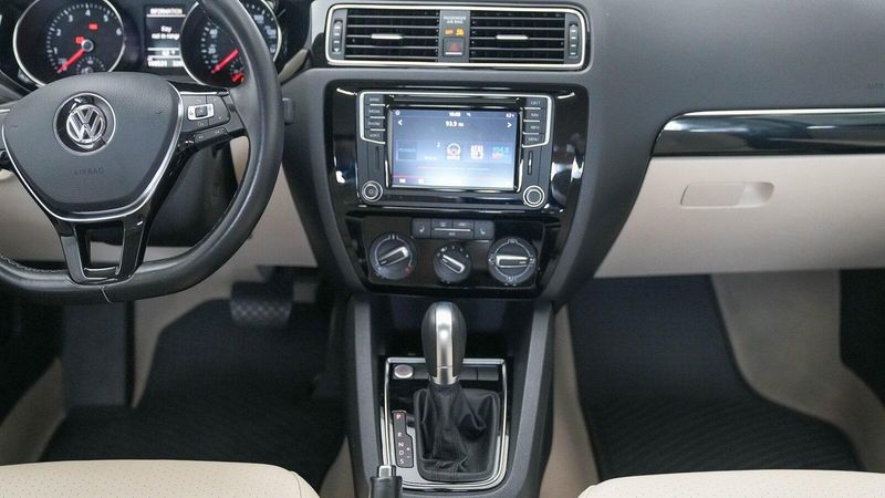 2016 Volkswagen Jetta 1.8T SELImage 13
