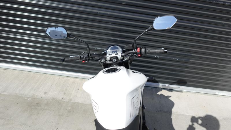 New 2025 Triumph Street Triple 765 R 