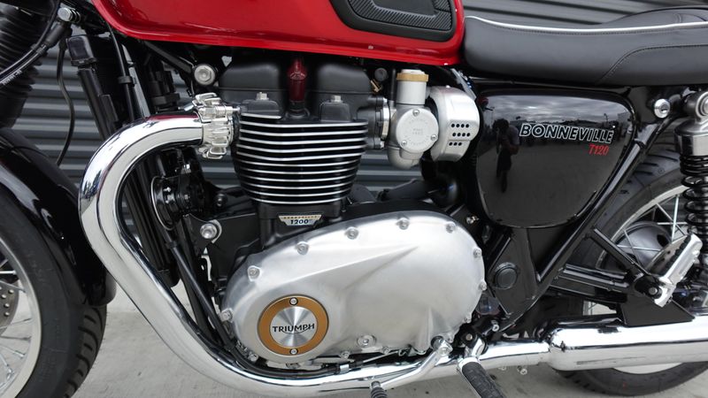 New 2025 Triumph Bonneville T120 