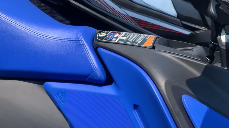 New 2025 Sea-Doo SPARK FOR 3 90 TRIXX (SOUND SYSTEM) Image 2