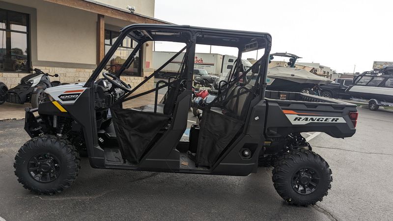 2025 Polaris RANGER CREW 1000 PREMIUM WHITE LIGHTNINGImage 2