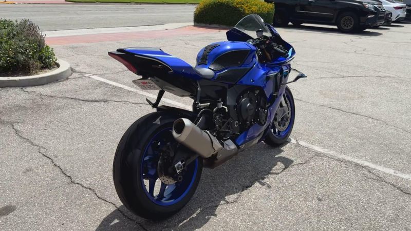 Used 2025 Yamaha YZF-R1 Image 8