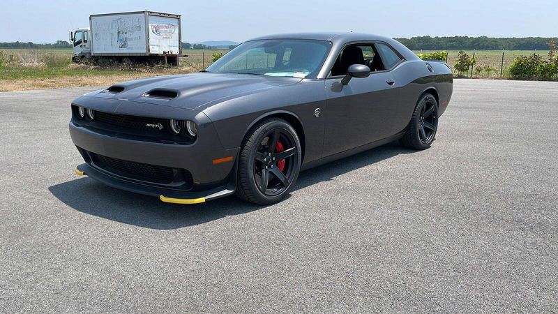 2022 Dodge Challenger SRT8 Hellcat photo 3