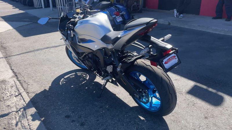 New 2027 Kawasaki NINJA ZX-6R Image 2