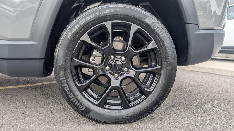 Used 2023 Jeep Compass AltitudeImage 9