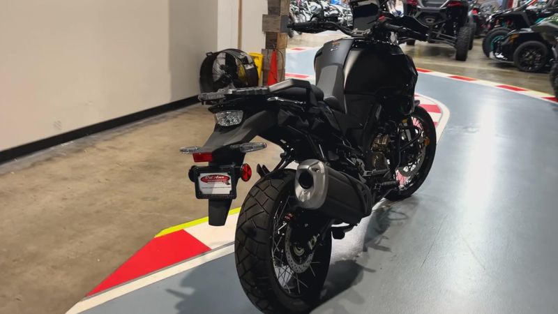 New 2024 Suzuki V-STROM 1050DE Image 3