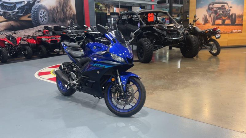 Used 2024 Yamaha YZF-R3 ABS Image 2
