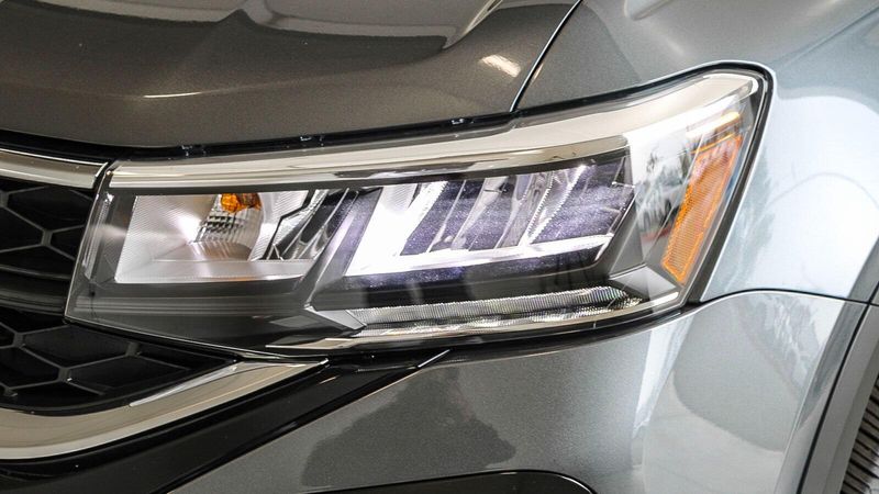 2024 Volkswagen Taos 1.5T SImage 8